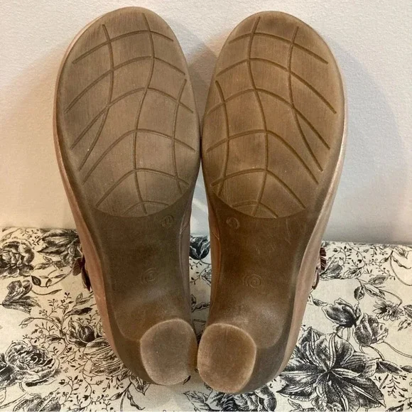 PORTOFINO Sz 41 Heeled Sandal With  Velcro Closure Adorned with Flower - Picture 9 of 16